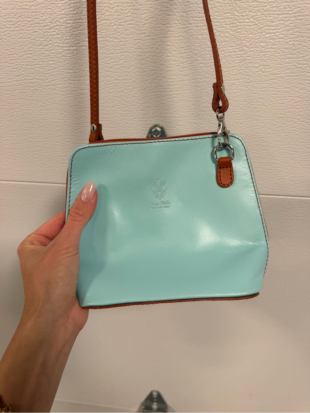 Vera Pelle Mint Leather Crossbody Bag